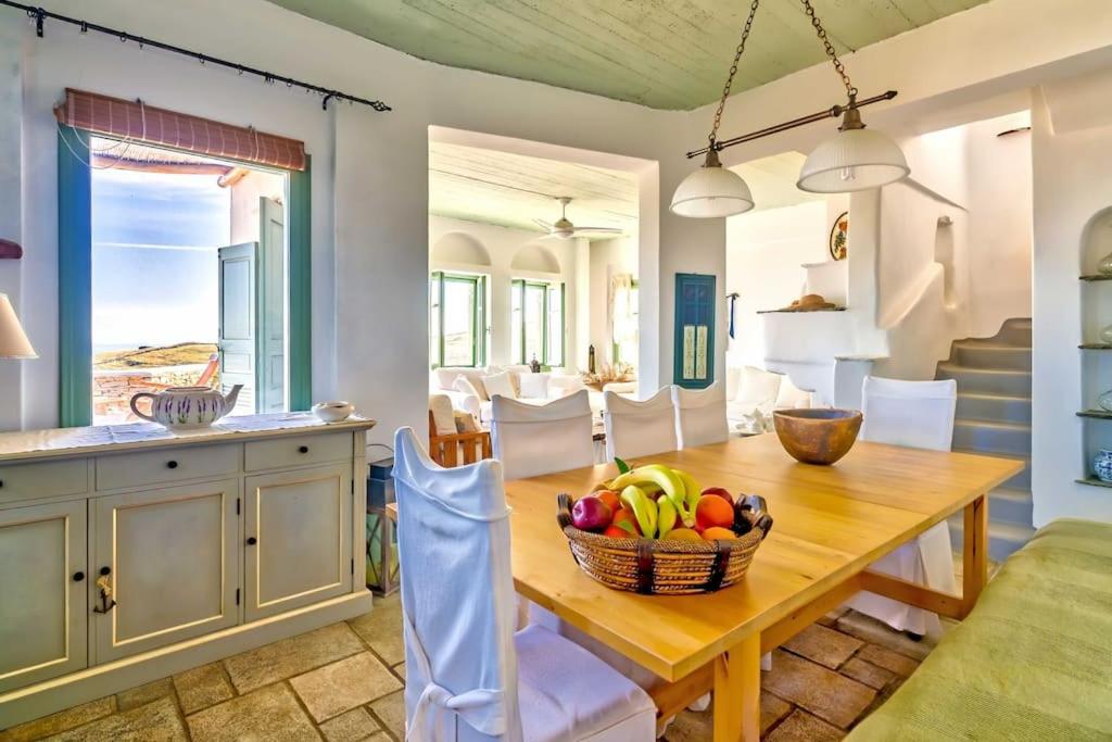 Cycladic Villa with panoramic view photo 3