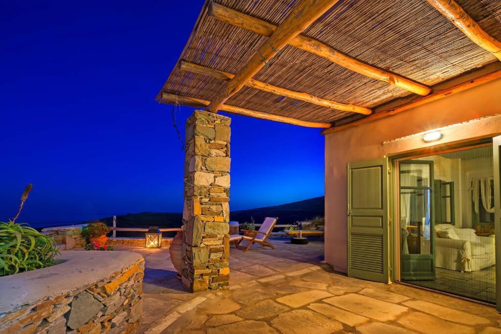 Cycladic Villa with panoramic view photo 4