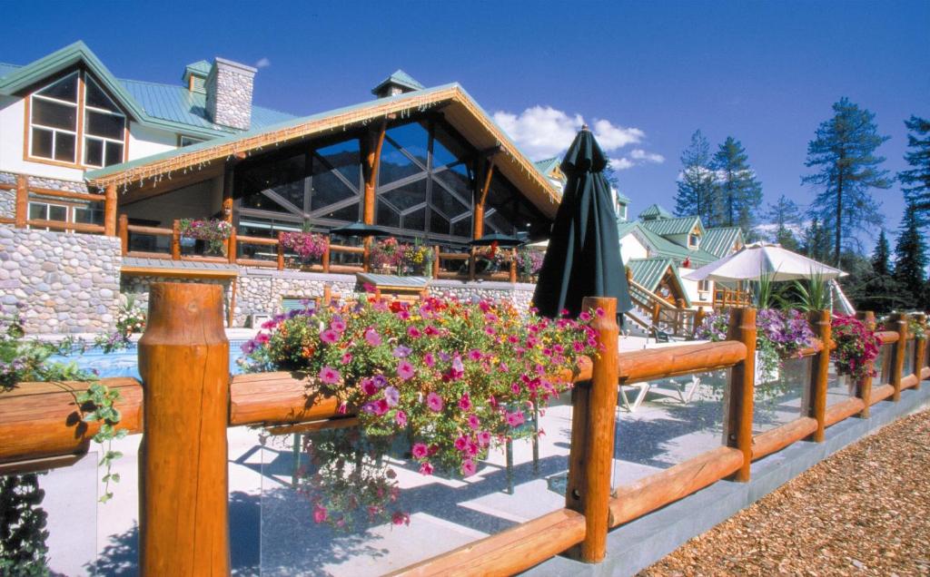 Lizard Creek Lodge photo 2