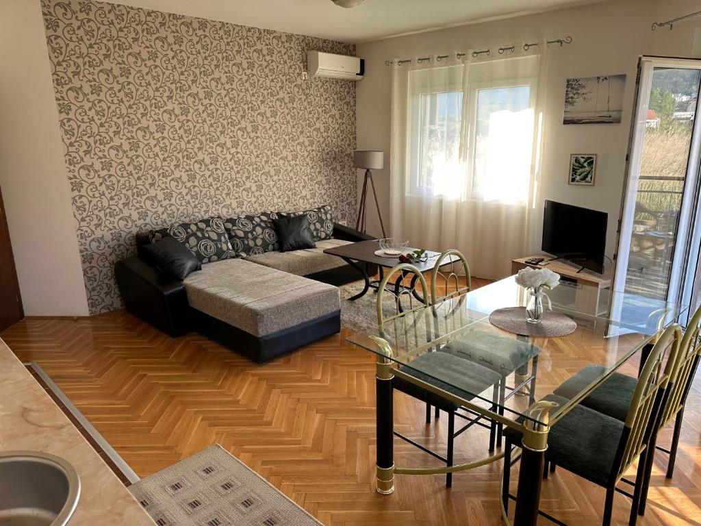 Porodični Apartman Igalo photo 3