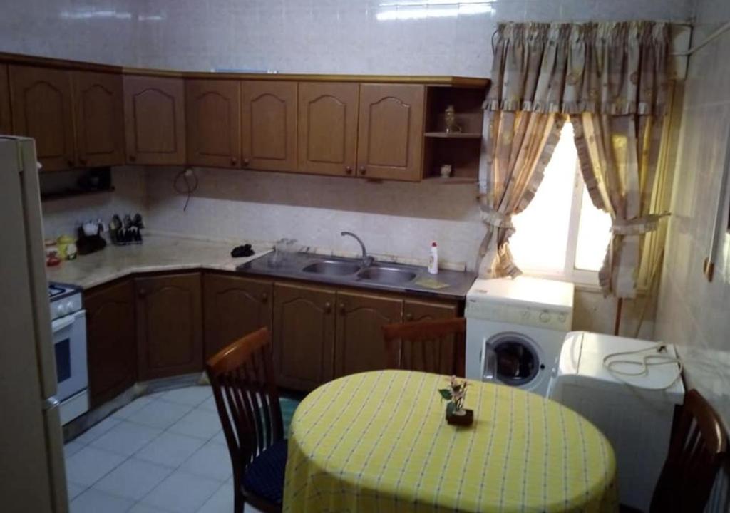 Outstanding Fully furnished apartment at best location in Amman photo 1