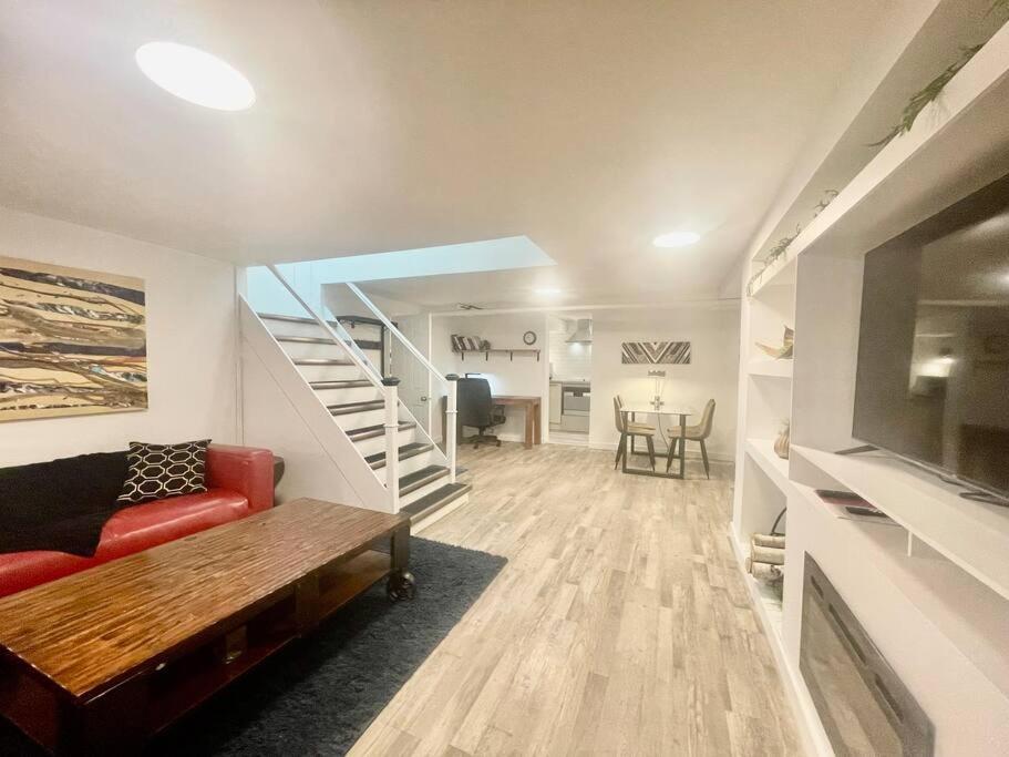 Urban KW Gem - Private 2 Bedroom Apartment ! photo 2