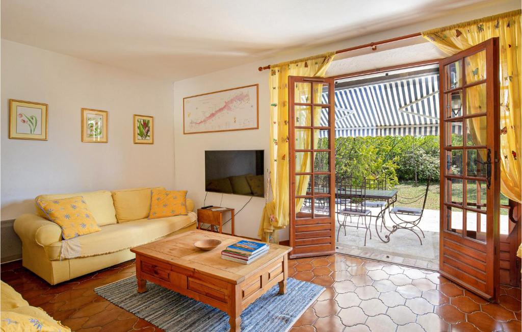 Stunning Home In Fayence With Outdoor Swimming Pool, Wifi And 3 Bedrooms photo 4