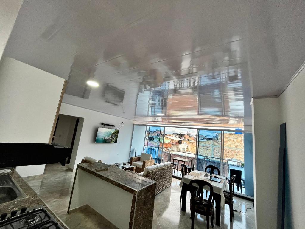 APARTAMENTOS SUPER PENTHOUSE con BALCÓN photo 1
