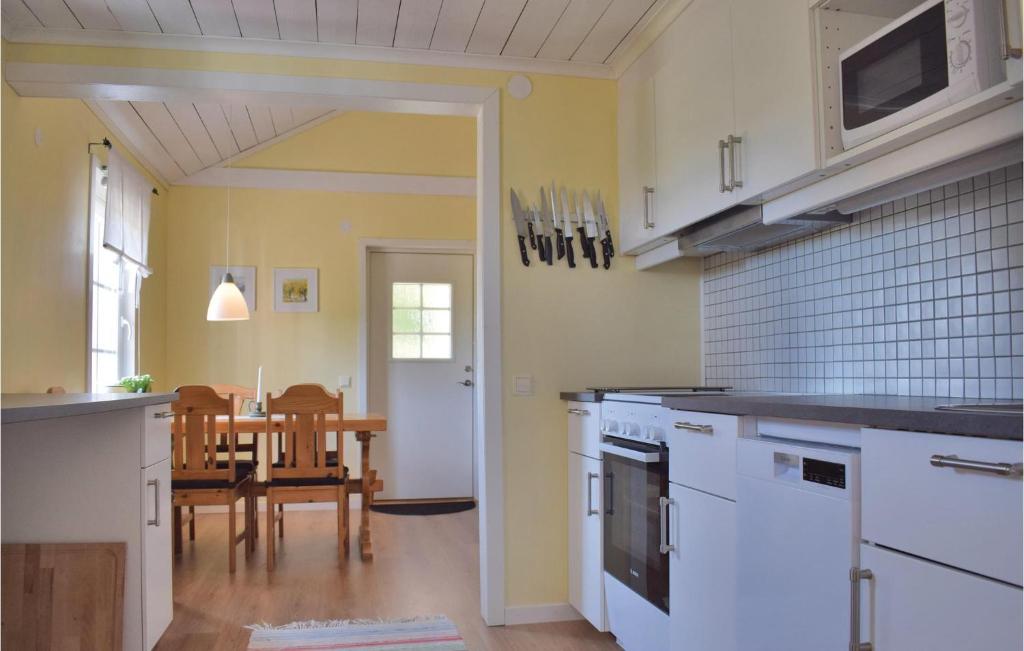 Amazing Home In Lttorp With 2 Bedrooms And Wifi photo 4