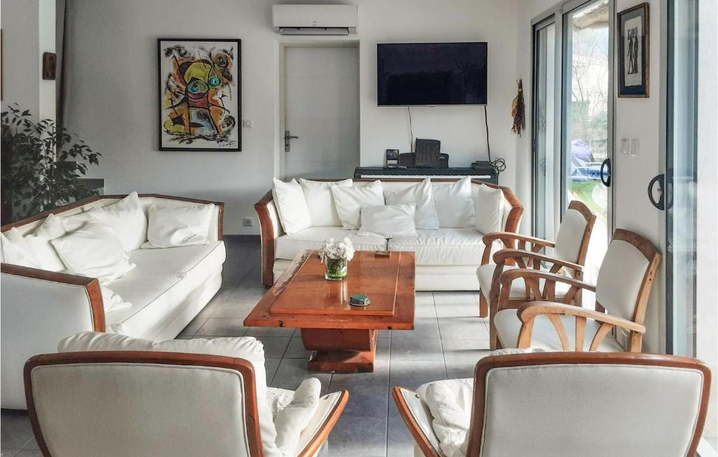 Nice Home In Nans Les Pins With Outdoor Swimming Pool, Wifi And 3 Bedrooms photo 4