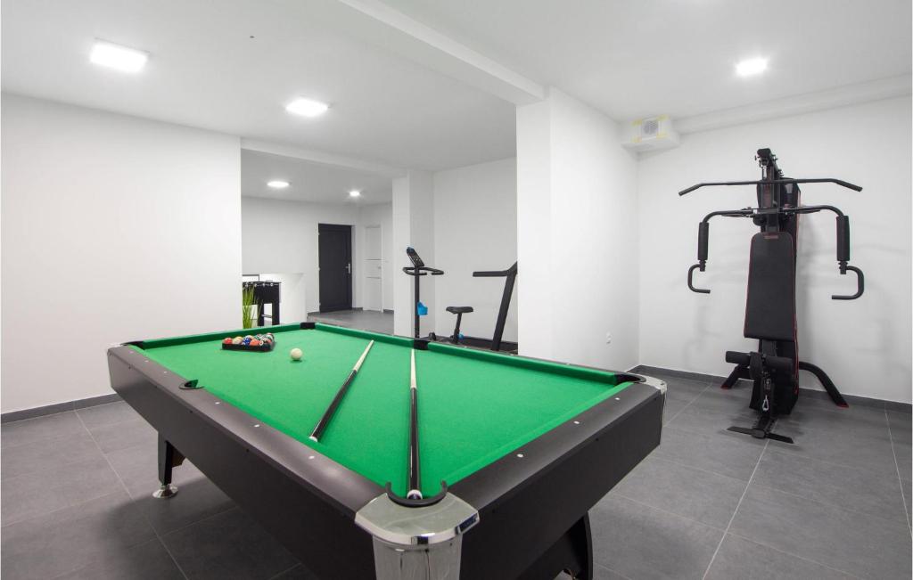 Beautiful Home In Razanj With Sauna, Wifi And Outdoor Swimming Pool photo 4