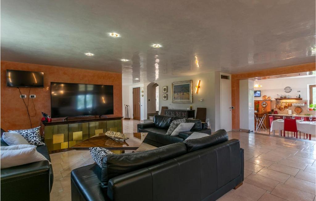 Amazing Home In Tuscania With 4 Bedrooms, Sauna And Private Swimming Pool photo 3