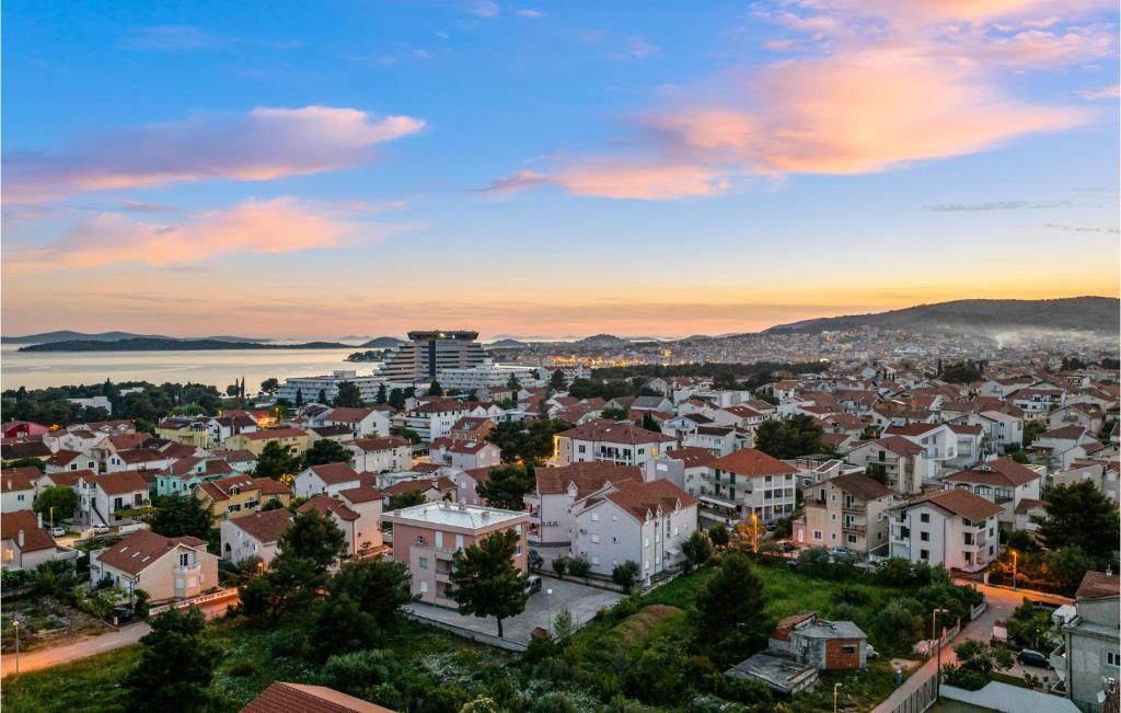 Stunning Apartment In Vodice With Jacuzzi, Wifi And 3 Bedrooms photo 4