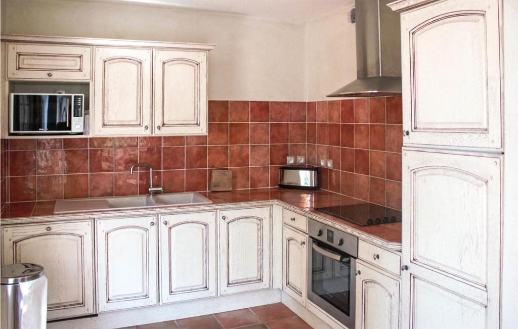 Stunning Home In Callian With Outdoor Swimming Pool, Wifi And 3 Bedrooms photo 3