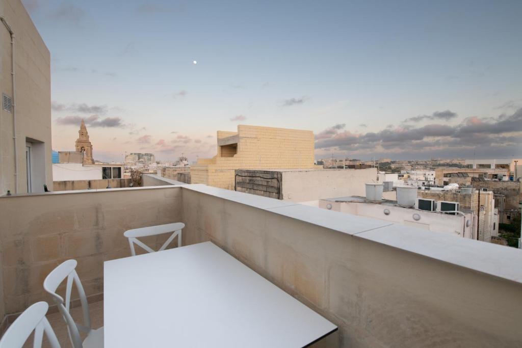 Marea Central Apartments - Tap to explore photos