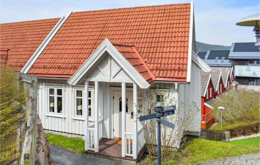 Stunning Home In Holmsbu With Wifi And 3 Bedrooms