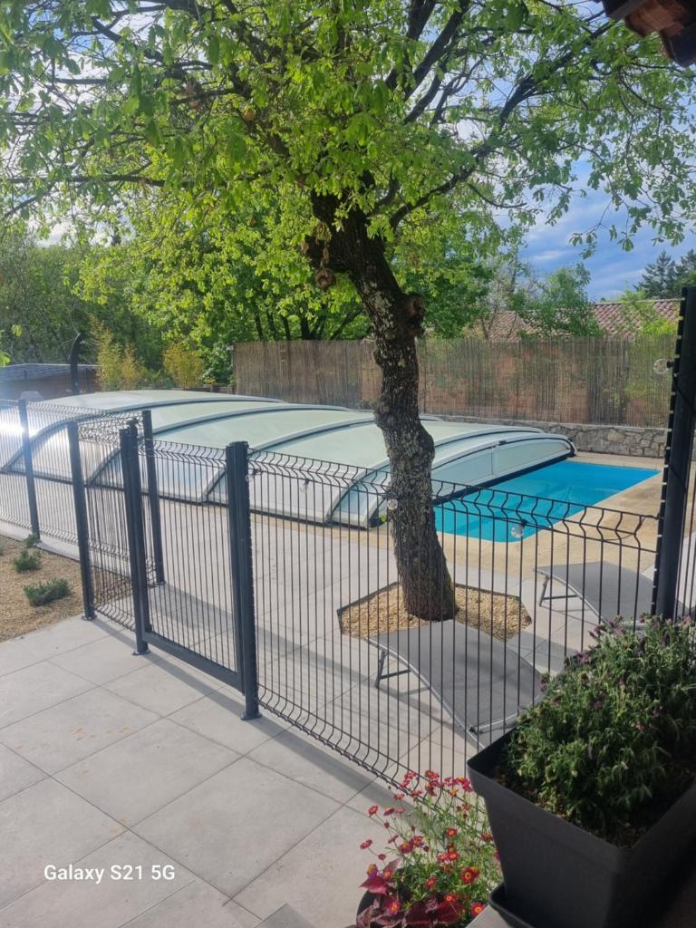 Maison avec piscine au cœur des Gorges de l'Ardèche photo 1