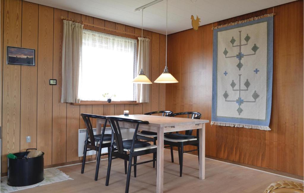 Amazing Home In Hvide Sande With 2 Bedrooms And Wifi photo 3