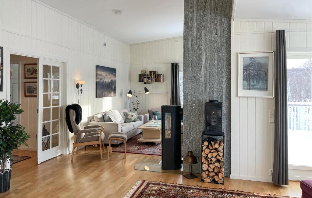 Awesome Apartment In Rros With 3 Bedrooms photo 1