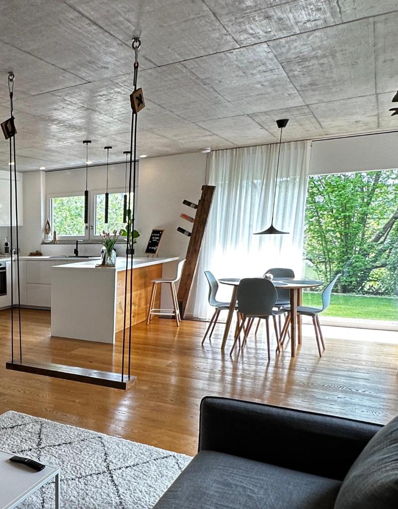 Moderne Ferienwohnung Rhenum mit Wallbox