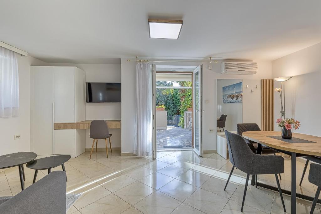 Apartments Pino photo 1