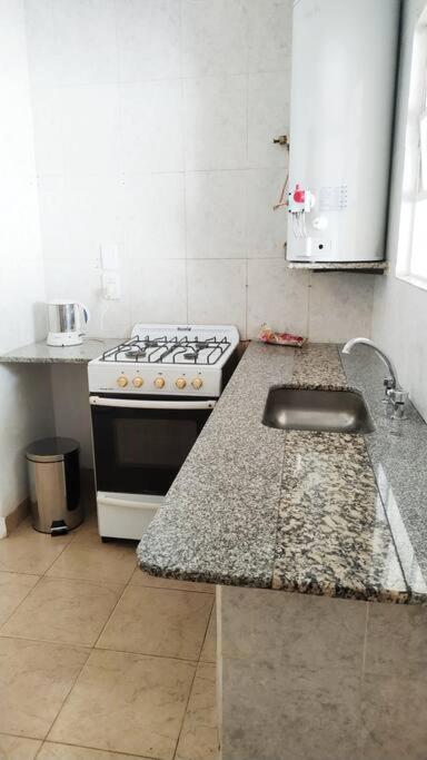 Alquiler por dia Departamento 3 personas Gral Roca Casita Artigas photo 4