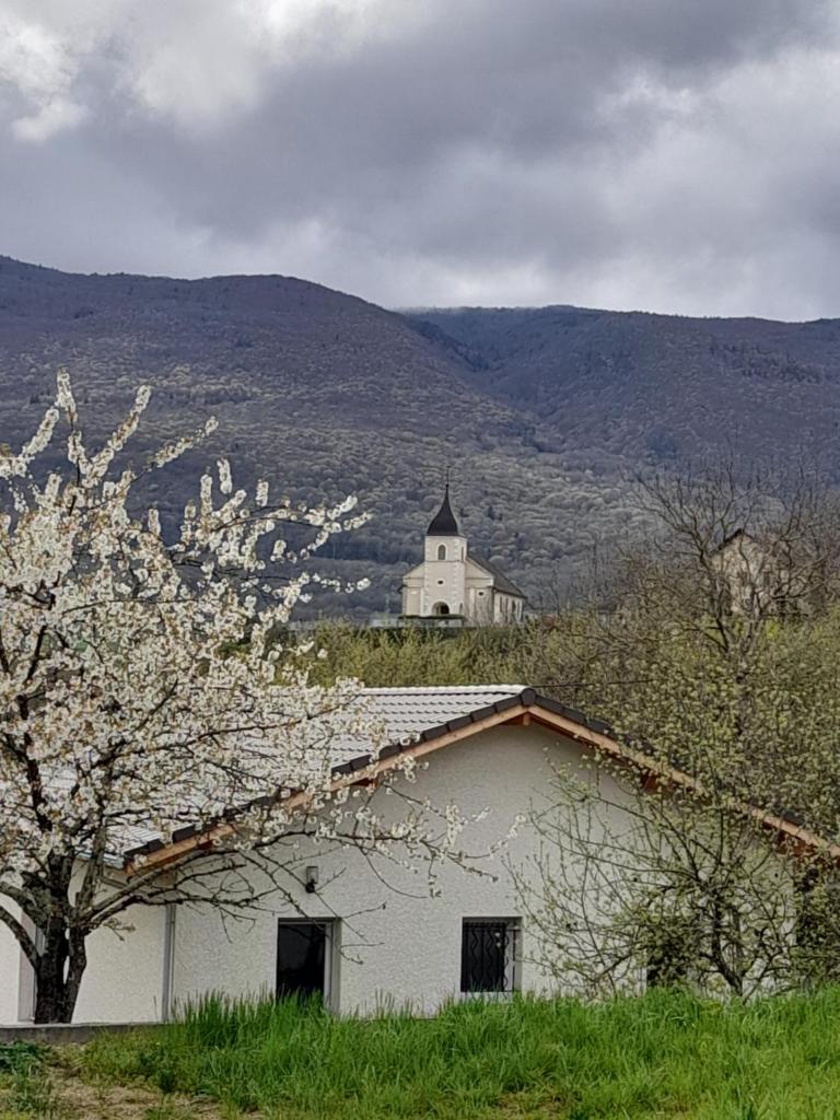 Au fond du village
