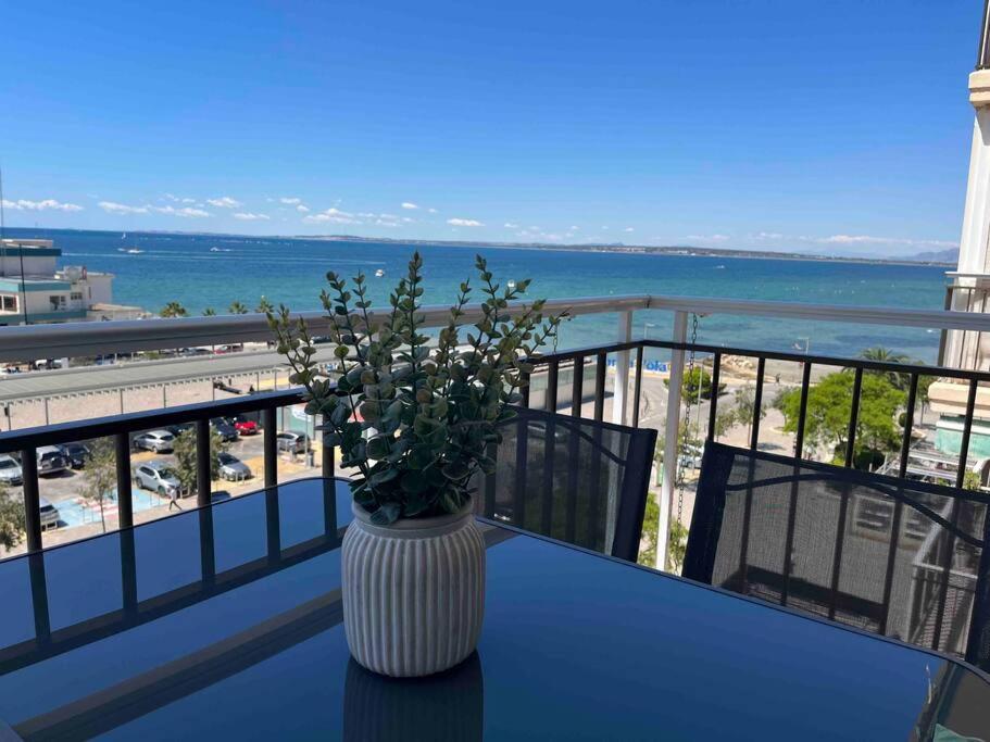 Apartamento con preciosas vistas a pie de playa photo 2