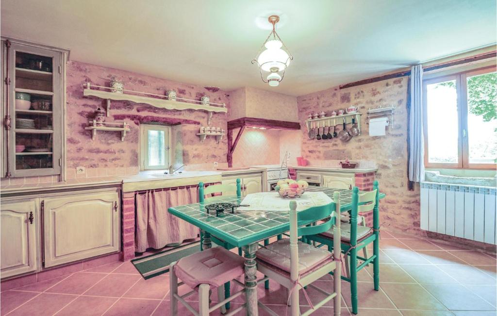 Stunning Home In Terrasspn-lavilledieu With 3 Bedrooms, Wifi And Outdoor Swimming Pool photo 2