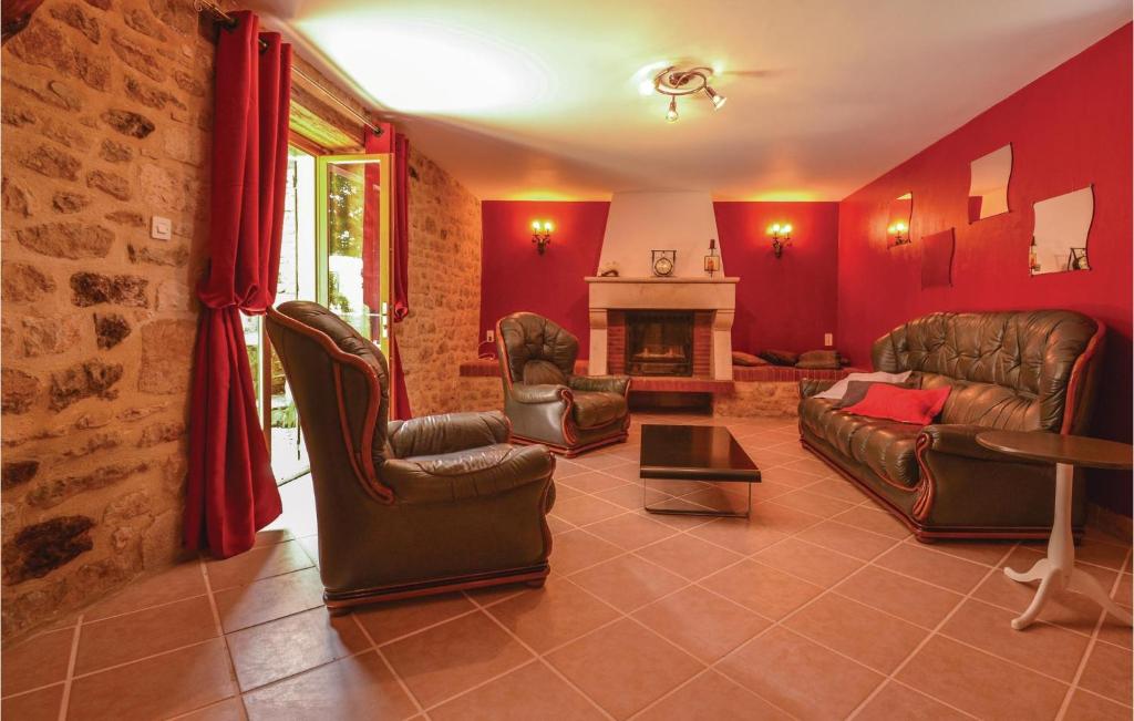 Stunning Home In Terrasspn-lavilledieu With 3 Bedrooms, Wifi And Outdoor Swimming Pool photo 3