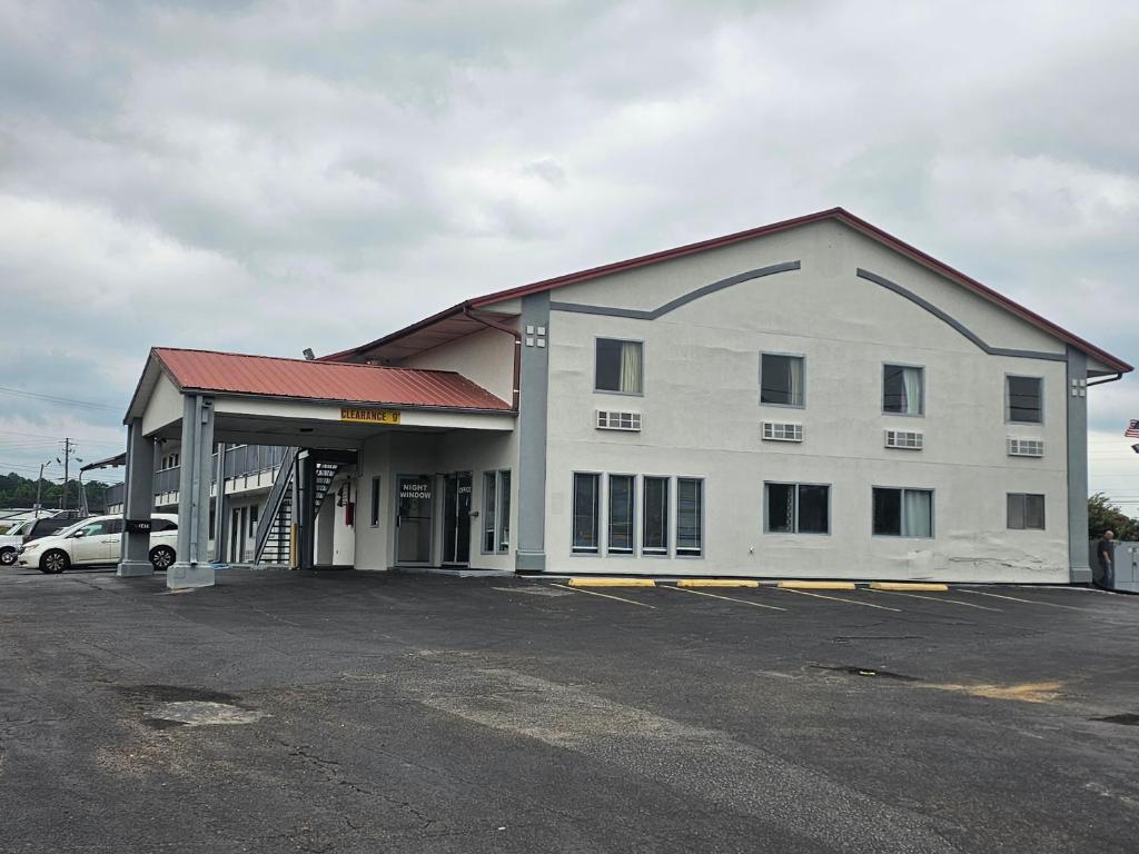Budgetel Inn & Suites image