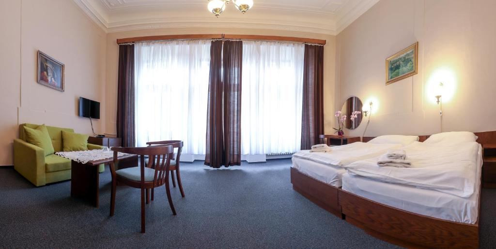 Hotel Slovan Plzeň photo 2