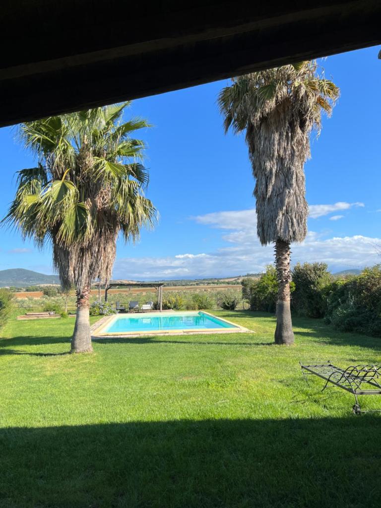 Wonderful villa with swimming pool near the sea. photo 2