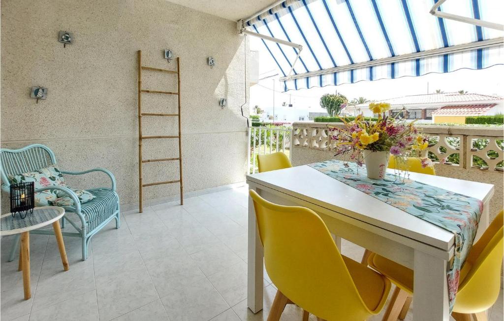 Stunning Apartment In Vinaroz With Outdoor Swimming Pool, Wifi And 1 Bedrooms photo 1