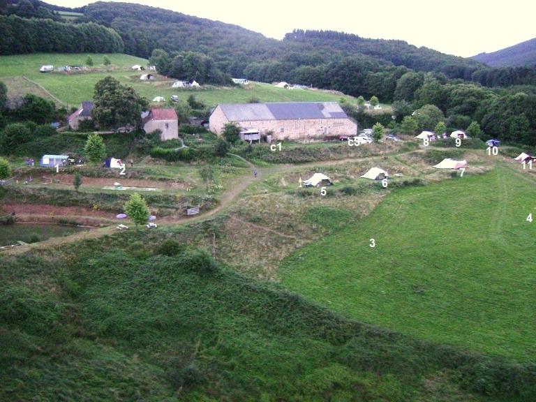 Camping La Fôret du Morvan Vintage caravan photo 4