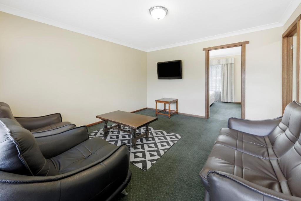 Elizabethan Lodge photo 3