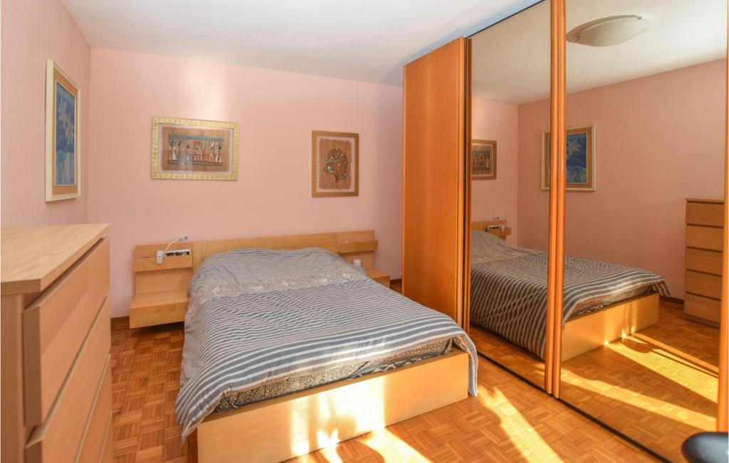 Awesome Apartment In Ventimiglia With Wifi And 2 Bedrooms photo 1