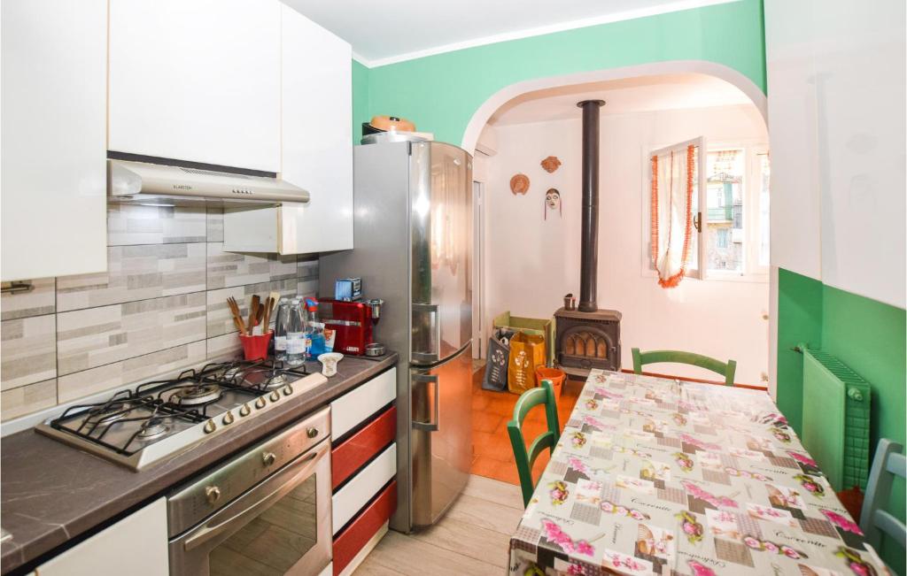 Awesome Apartment In Ventimiglia With Wifi And 2 Bedrooms photo 2