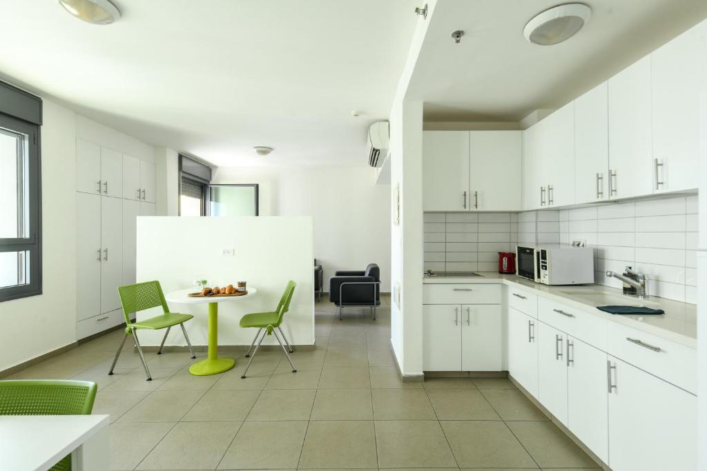 דירות גני תערוכה - TLV university apartments near Expo by Sea N' Rent photo 1
