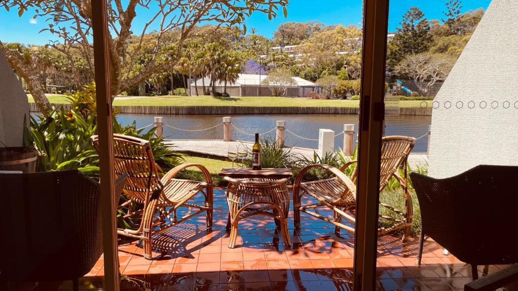 Beachside Resort Lagoon Rooms with Garden Patio photo 4