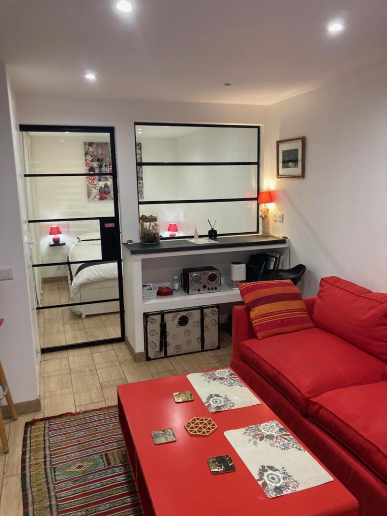SUITE AVEC TERRASSE ET JARDIN AUX PORTES DE PARIS photo 4