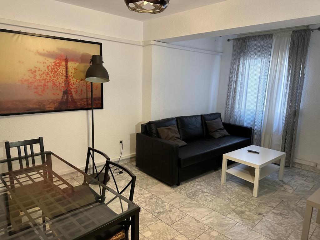 Apartamento centro Malaga Calle Beatas - Tap to explore photos