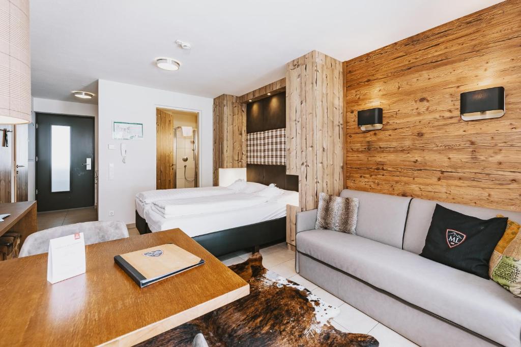 AvenidA Mountain Lodges Kaprun - Tap to explore photos
