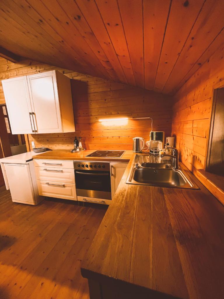 Naturnahes Familienchalet mit Garten - Wifi - Netflix - nur 15 Minuten vom Chiemsee und 35 Minuten von München entfernt photo 3