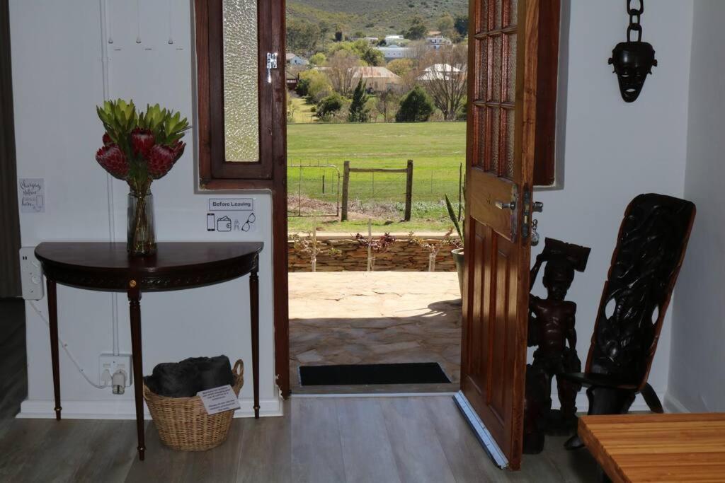 Sunset Cottage - Cheerful 1 Bedroom Cottage photo 4