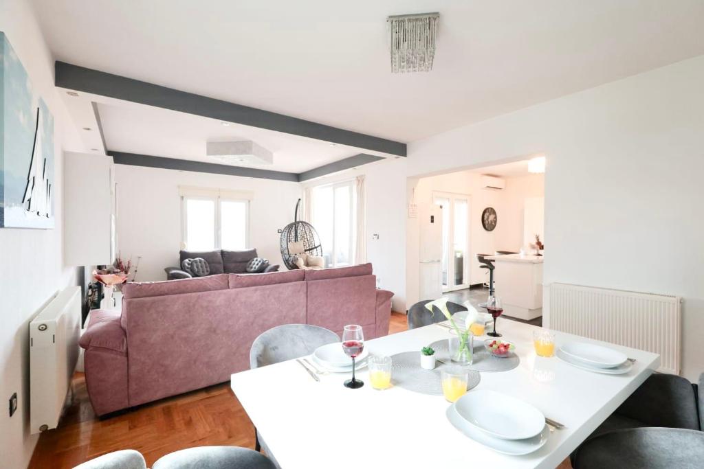 Apartman Nika sa Jacuzzijem photo 2