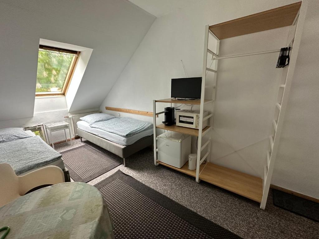 Bigus Room Type - Standard Double Room with Shared Bathroom