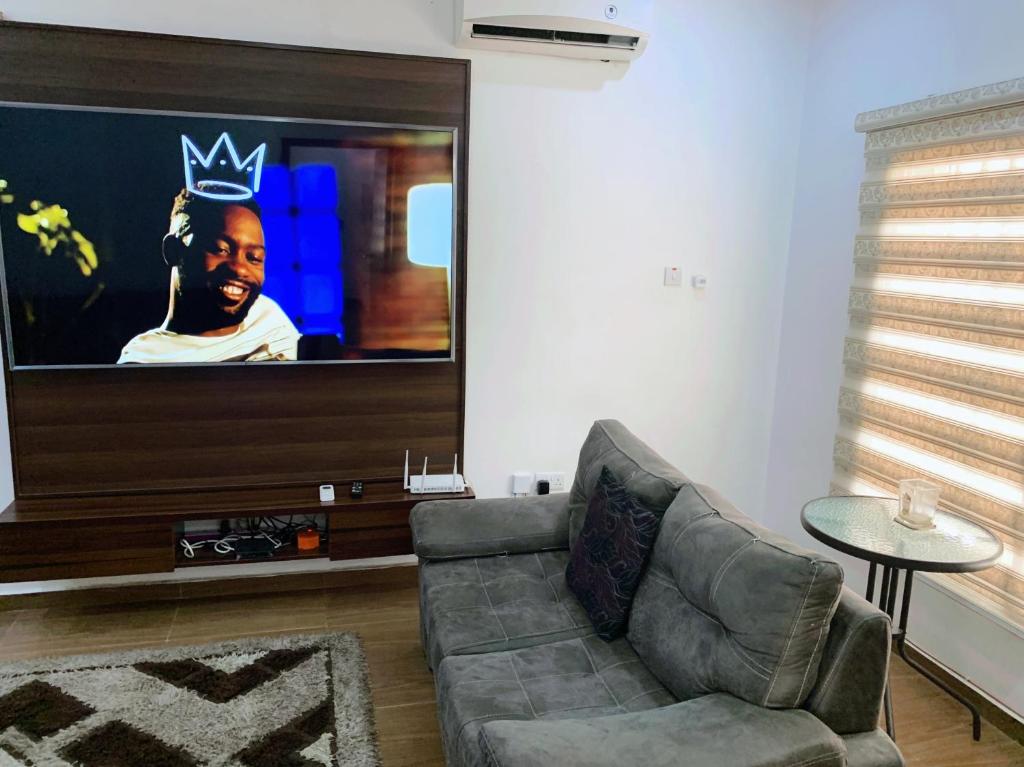 Cozy 1 bedroom Apt with Wifi, Security, serene estate photo 1