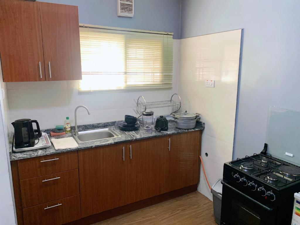 Cozy 1 bedroom Apt with Wifi, Security, serene estate photo 4