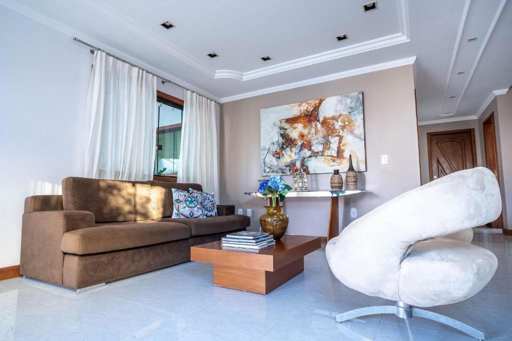 Casa de alto padrão perto da praia de Costazul - WIFI 200MB - Piscina privativa - Netflix - 3 Quartos - Garagem - Cozinha equipada - Churrasqueira - Pet Friendly photo 3