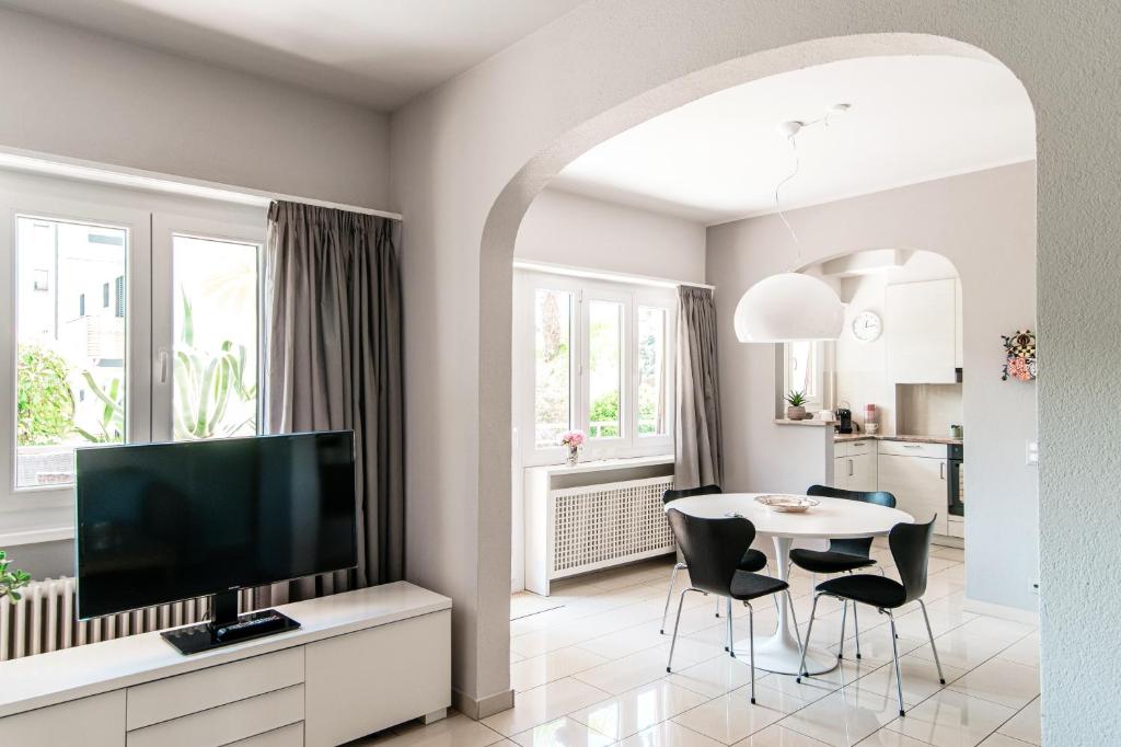 Agave Apartment by Quokka 360 - flat with large terrace in Lugano photo 4
