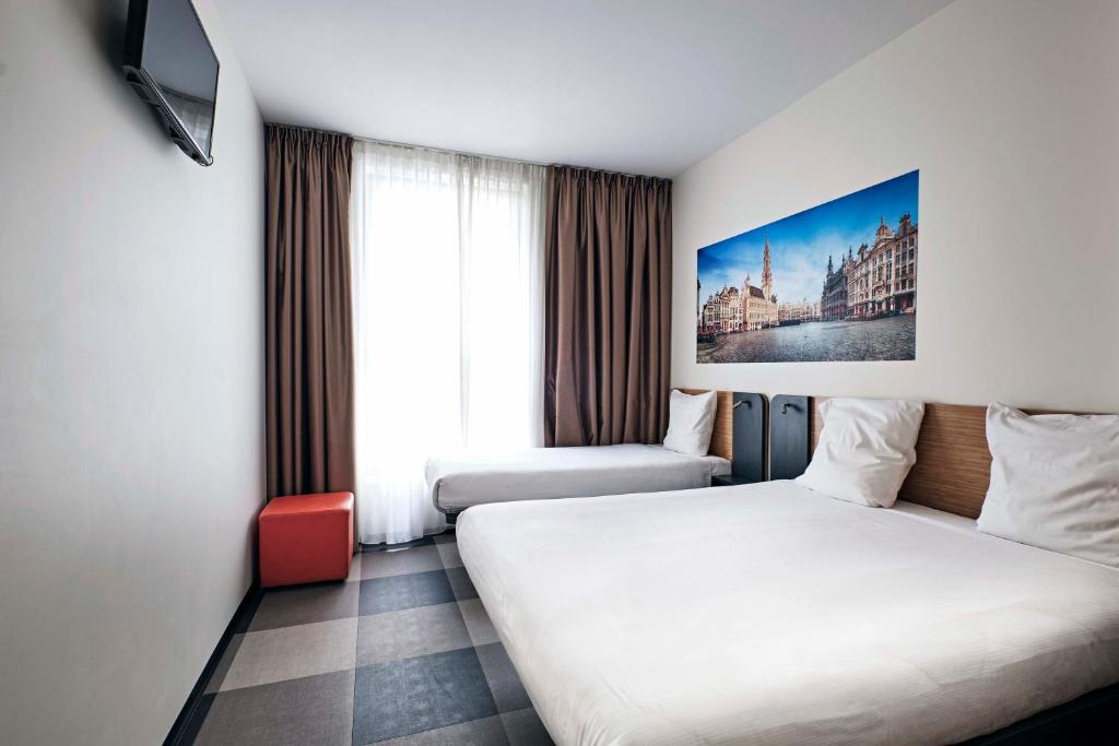 easyHotel Brussels City Centre photo 4