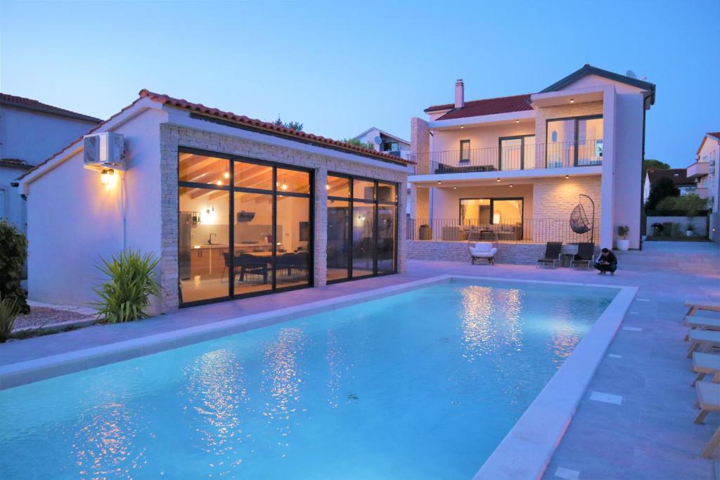 Luxury villa Magale with large pool photo 1