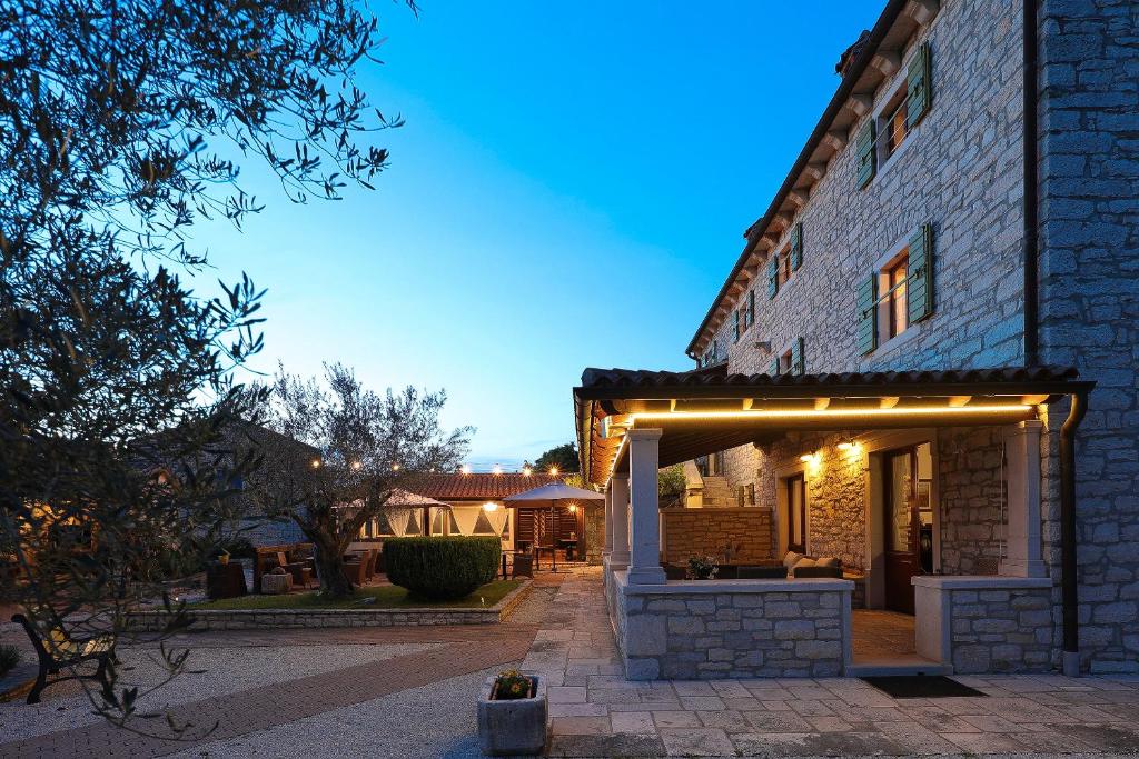 Casa Rustica Dva Baladura Apartments photo 2